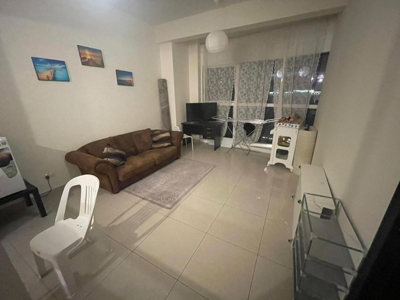 Apartment Small With Pool And Gym Access In Reem Island
